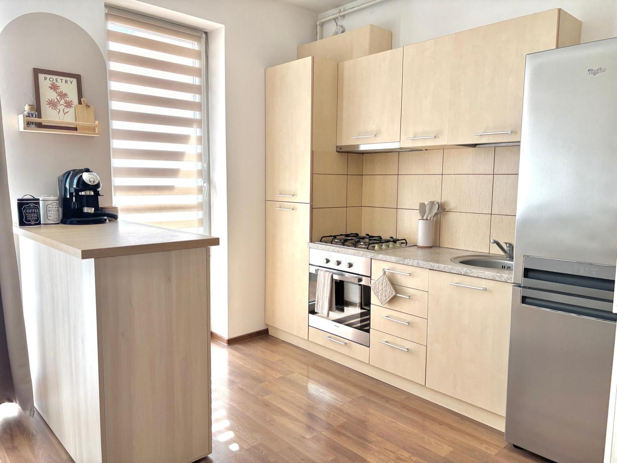 Wanderlust Home Cream, Rasnov Apt For 4, Wifi And Free Parking Екстериор снимка
