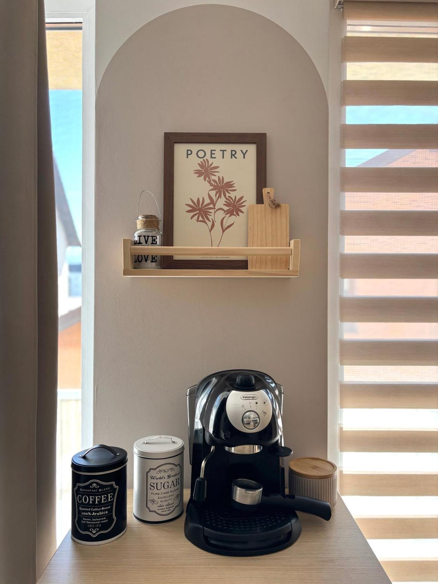 Wanderlust Home Cream, Rasnov Apt For 4, Wifi And Free Parking Екстериор снимка