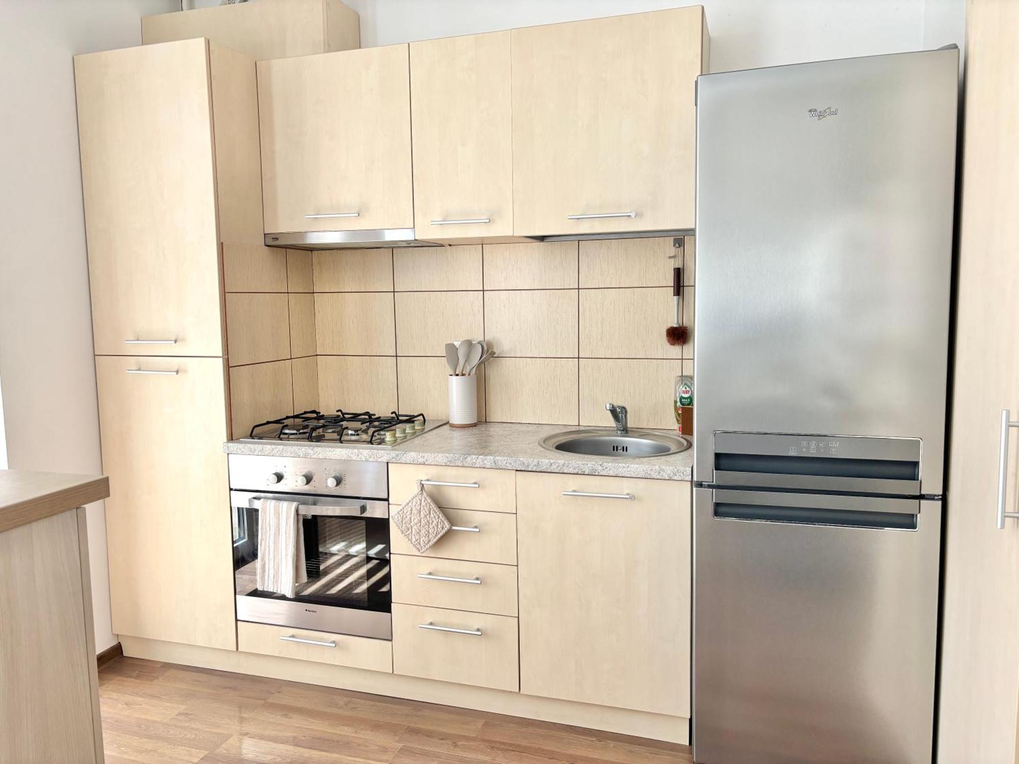Wanderlust Home Cream, Rasnov Apt For 4, Wifi And Free Parking Екстериор снимка