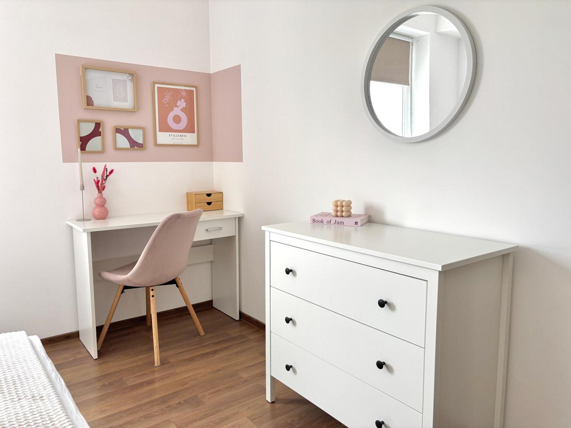 Wanderlust Home Cream, Rasnov Apt For 4, Wifi And Free Parking Екстериор снимка