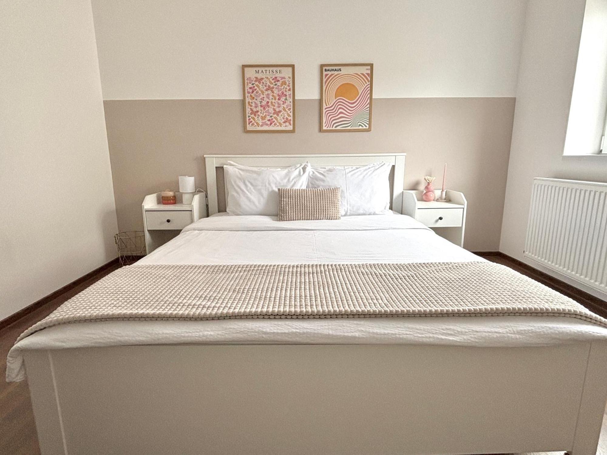 Wanderlust Home Cream, Rasnov Apt For 4, Wifi And Free Parking Екстериор снимка